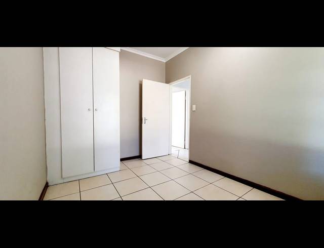 2 BEDROOM APARTMENT FOR SALE IN WILGEHEUWEL